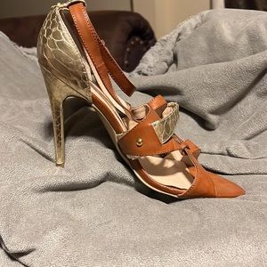 Guess Heel